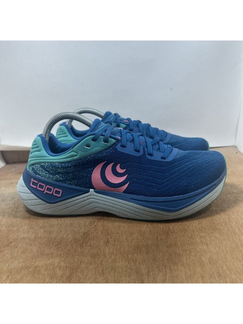 Topo Ultrafly 5 Women's Size 9 Running Shoes Blue/Aqua colorway